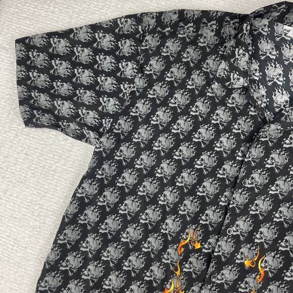 Vtg Request Shirt Mens 2XL Black Button Up Goth Skulls Flames Skate Y2K AOP - Picture 4 of 16